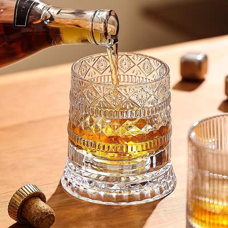 Copos de uísque giratórios com - Wine Beer And Liquor avaliação e preço